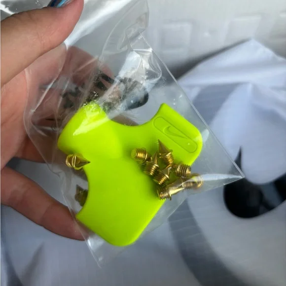 Nike Light Green Athletic Sneakers - Picture 5 of 5